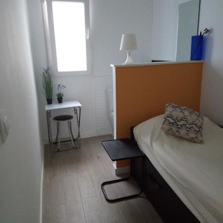 Alquilo Habitacion Individual Con Aseo Privado Solo Chicas, Only Girls Valencia Exterior photo