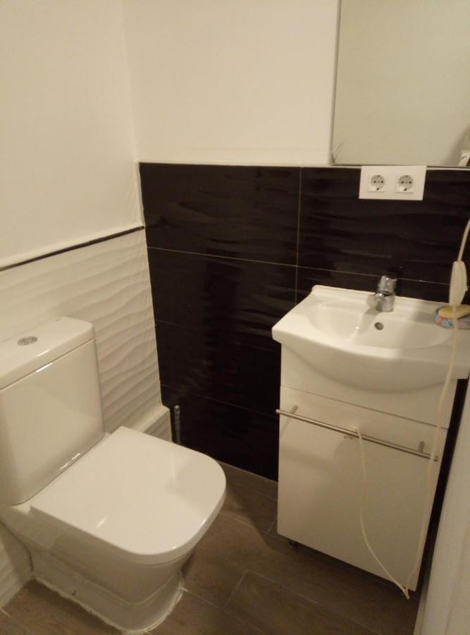 Alquilo Habitacion Individual Con Aseo Privado Solo Chicas, Only Girls Valencia Exterior photo